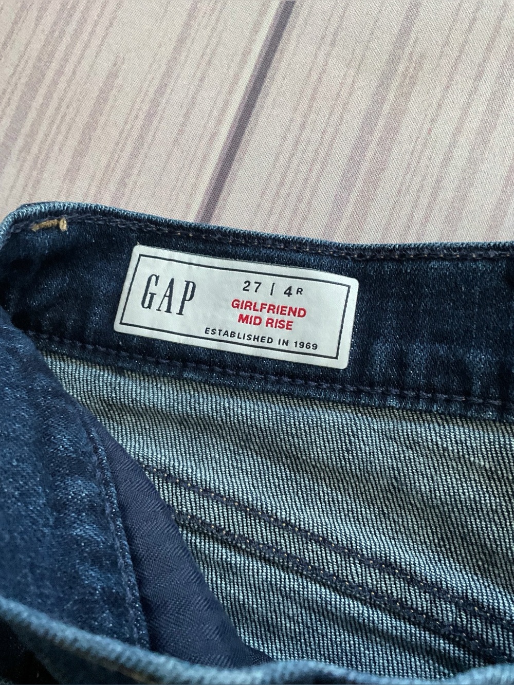 GAP Girlfriend Midrise Ankle Jeans Medium Wash, Size 4/27 - Picture 6 of 12